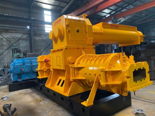 Máy nhào đùn chân không 2 cấp – Giải pháp tối ưu trong sản xuất gạch tuynel